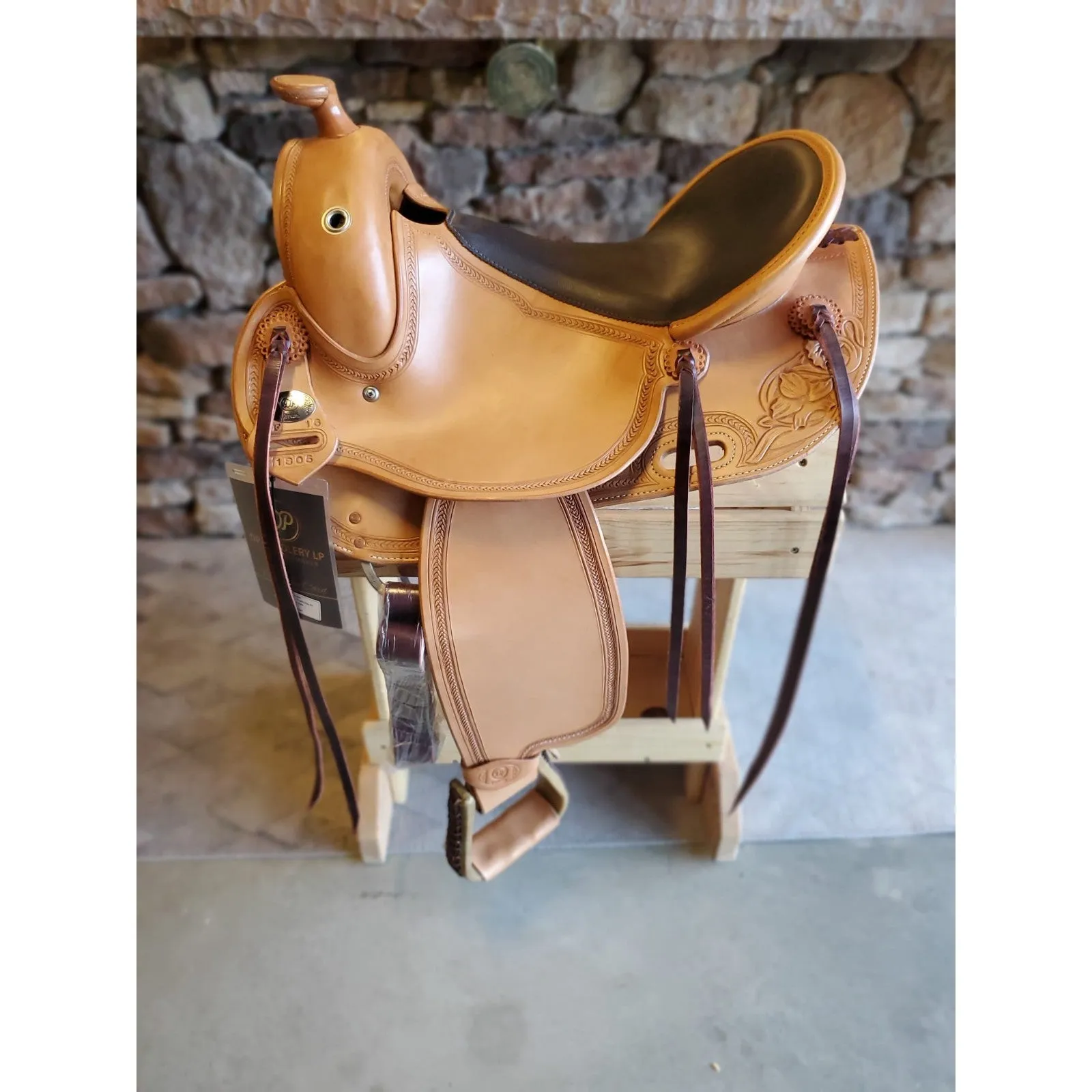 DP Saddlery Flex Fit Old Style Size 16" New In Stock