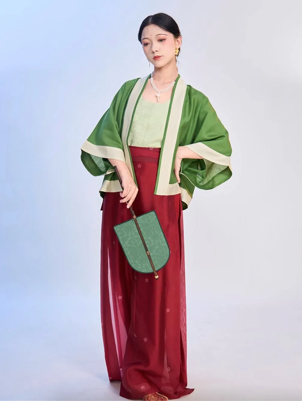 Fu Penzi 覆盆子 Raspberry Southern Song Restoration Hedangku Pants & Haoxiu Racoon Sleeve Shanku Set