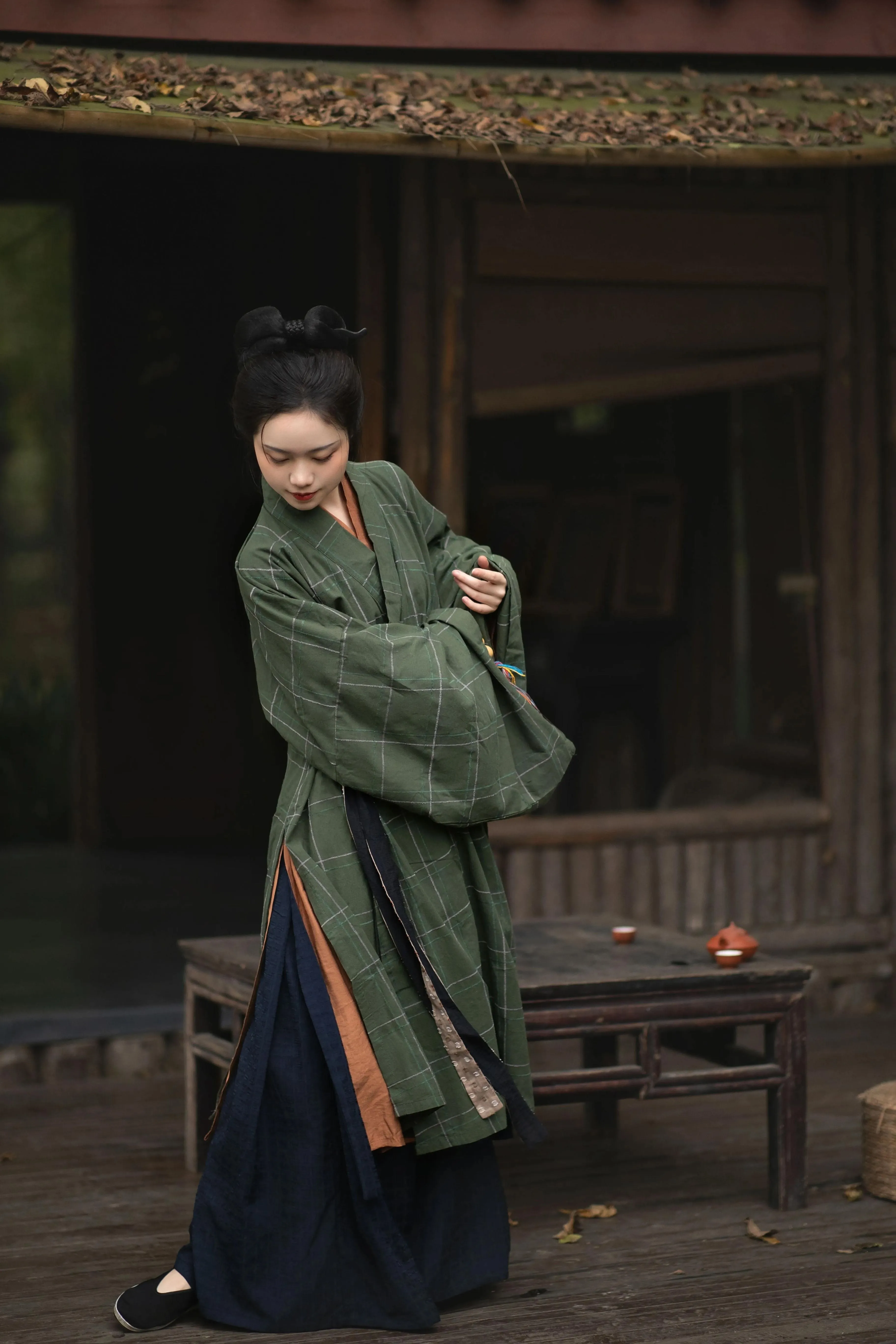 Lin Ting 林听 Southern Song Dynasty Daily Commoner's Unisex Changshan & Trousers Set